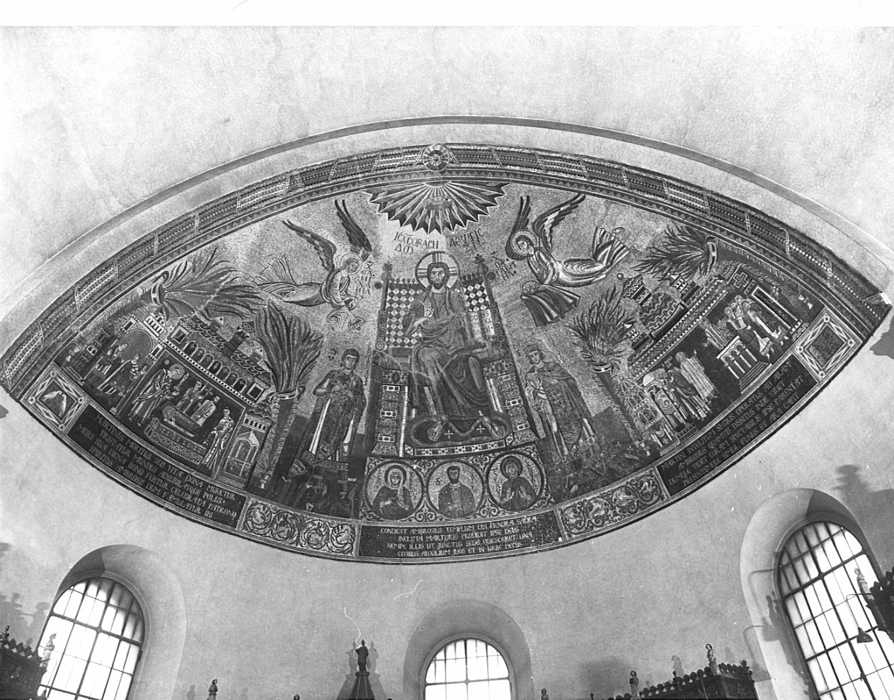 Cristo in maestà/ Storie della vita di Sant'Ambrogio (decorazione musiva, ciclo) - ambito lombardo (secc. IV/ VI, sec. IX, sec. X, sec. XI, sec. XII, sec. XIX, sec. XX)