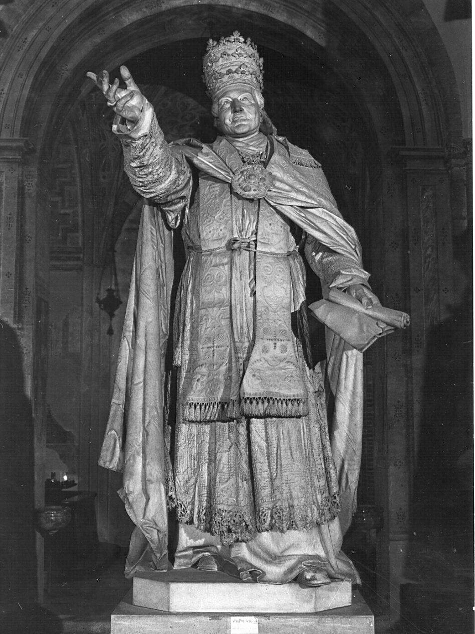 papa Pio IX (statua, opera isolata) di Confalonieri Francesco (sec. XIX)