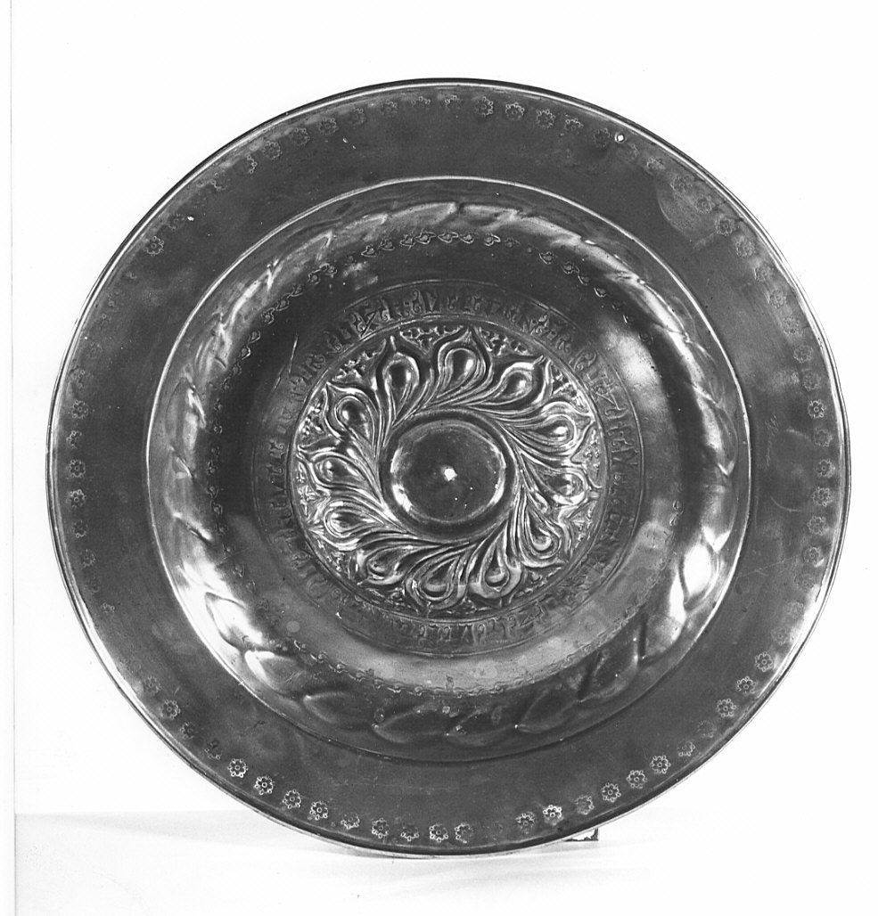 piatto, opera isolata - bottega lombarda (sec. XVII)