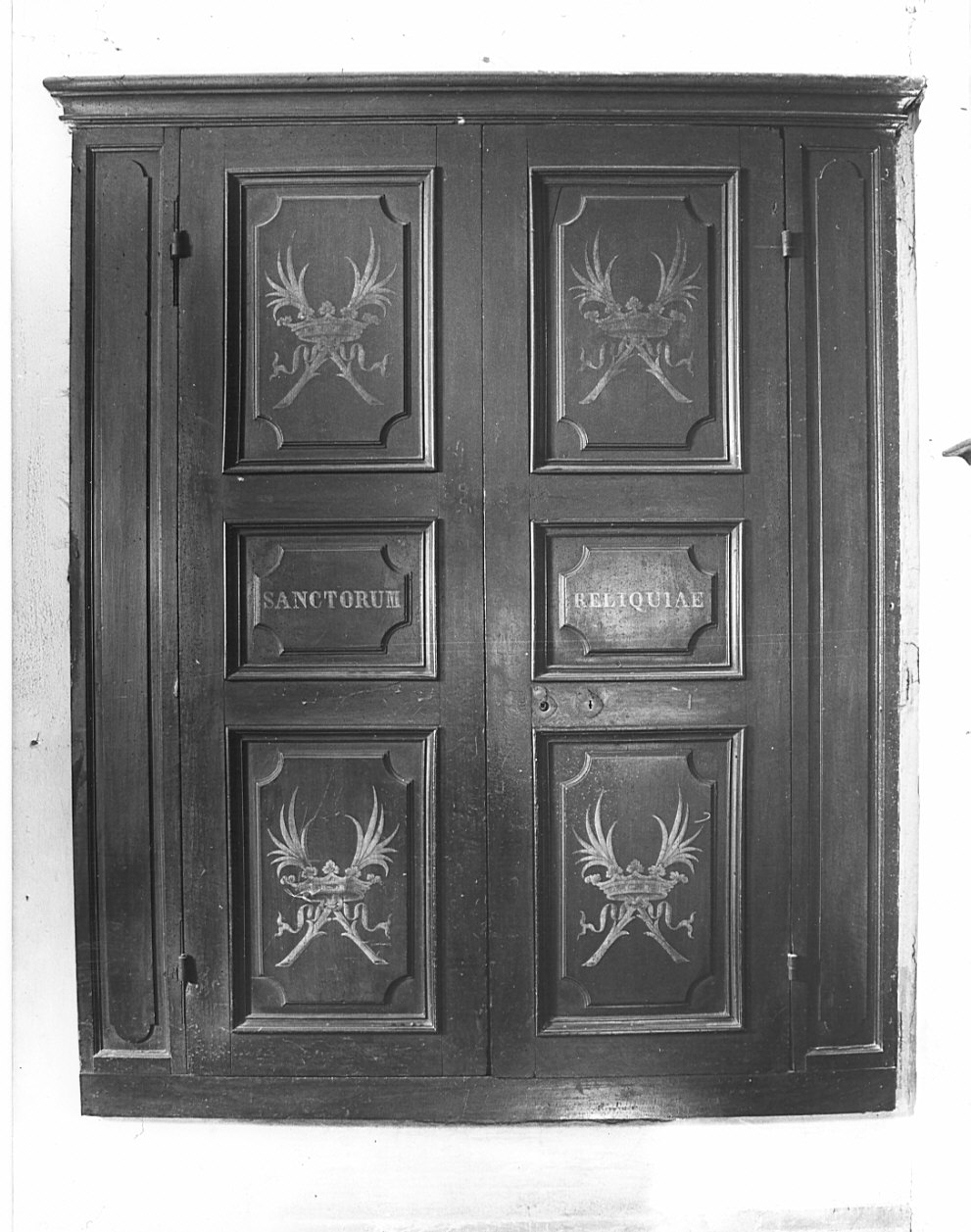 armadio, opera isolata - bottega lombarda (sec. XVIII)