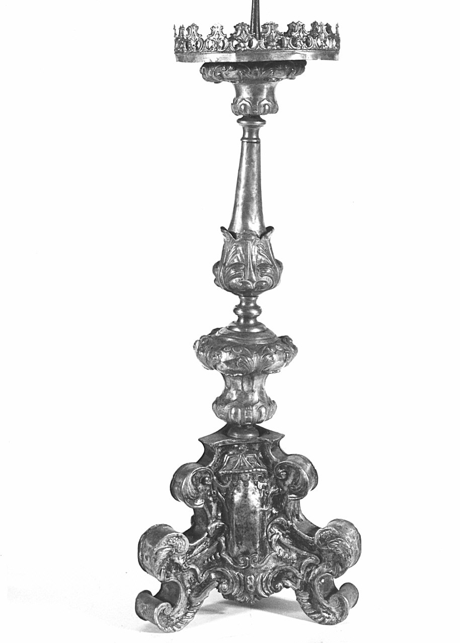 candeliere d'altare, serie - bottega lombarda (prima metà sec. XVIII)