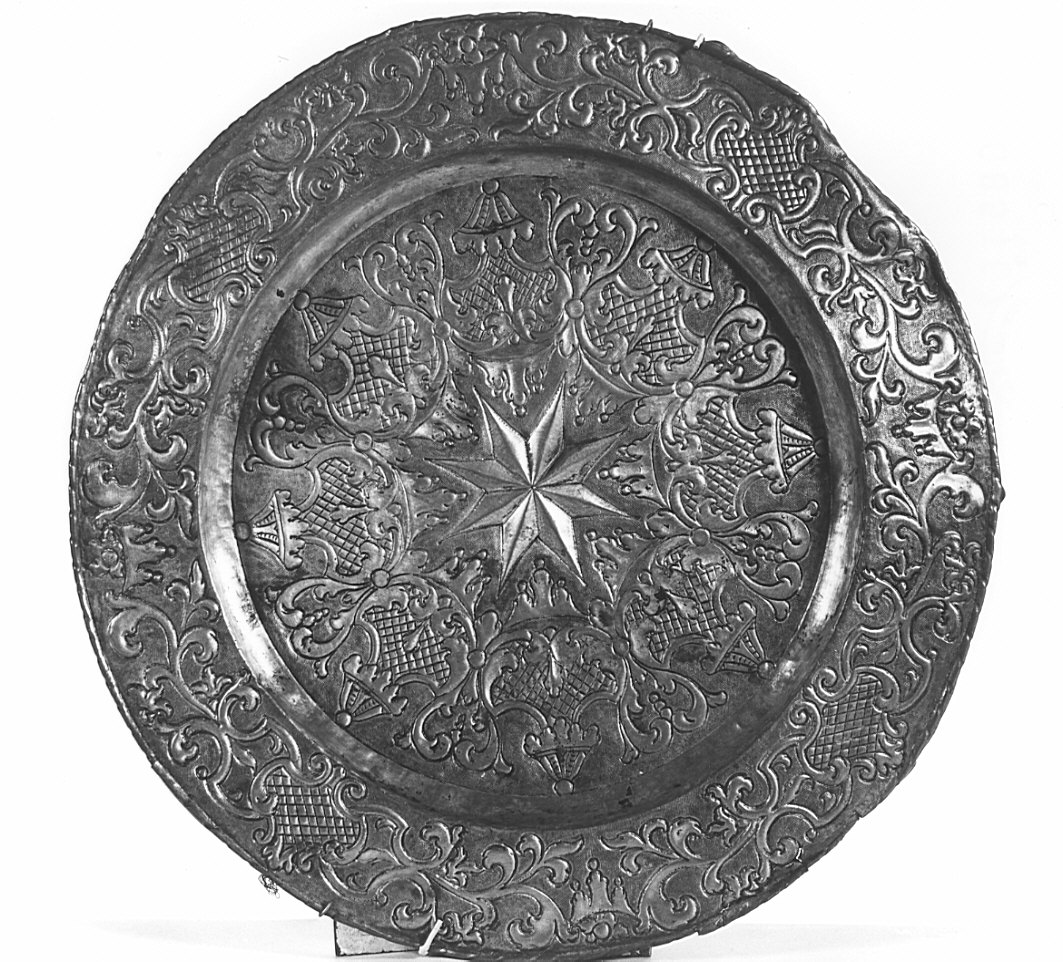 piatto da parata, opera isolata - bottega lombarda (inizio sec. XVIII)