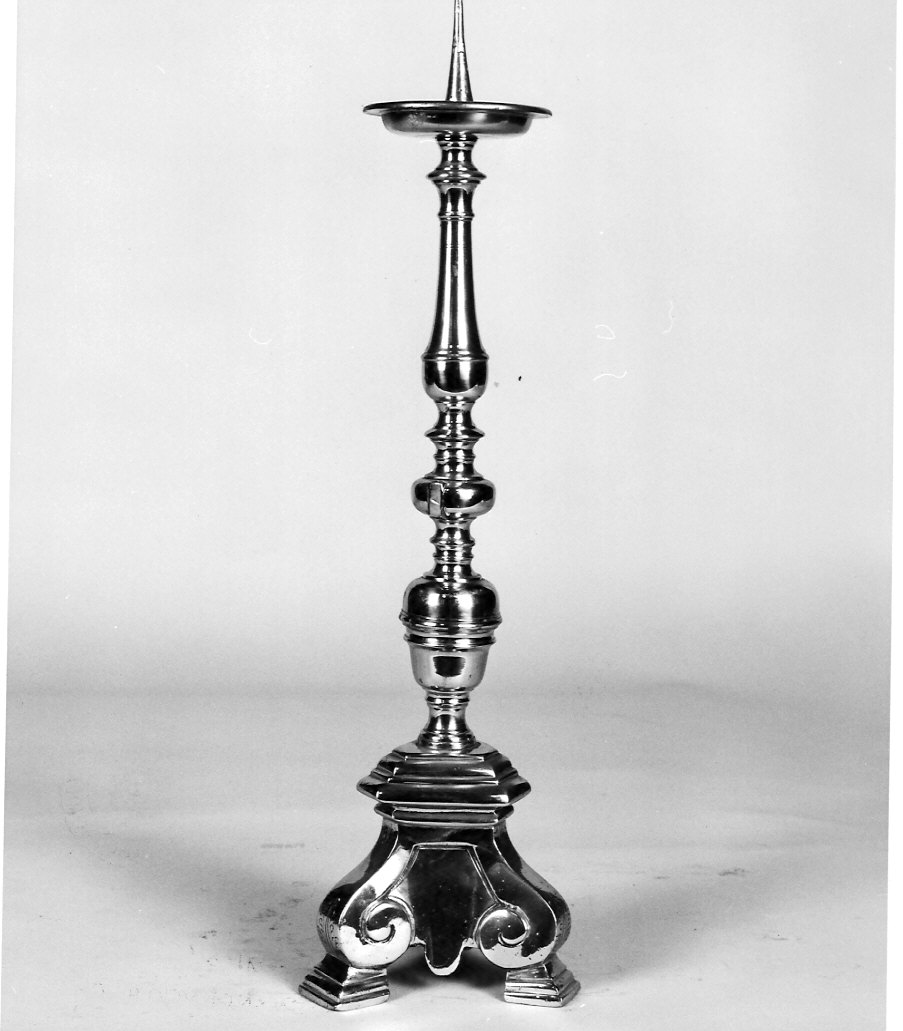 candeliere d'altare, serie - bottega lombarda (fine/inizio secc. XVIII/ XIX)