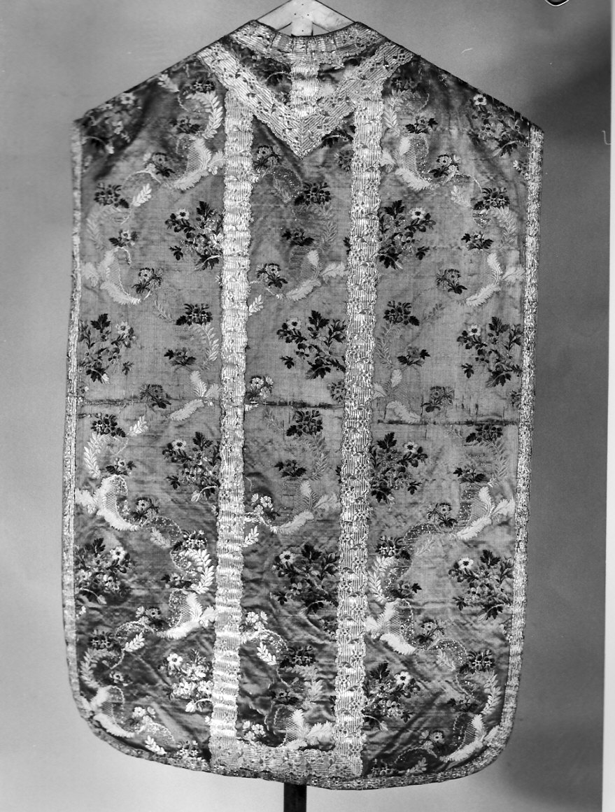 paramento liturgico, insieme - manifattura francese (metà, seconda metà sec. XVIII, sec. XVIII)