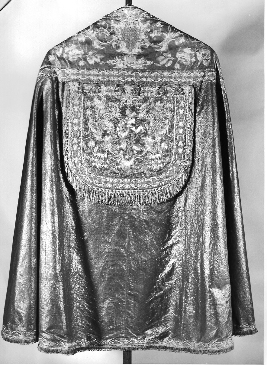 piviale, opera isolata - manifattura lombarda (seconda metà sec. XVIII)