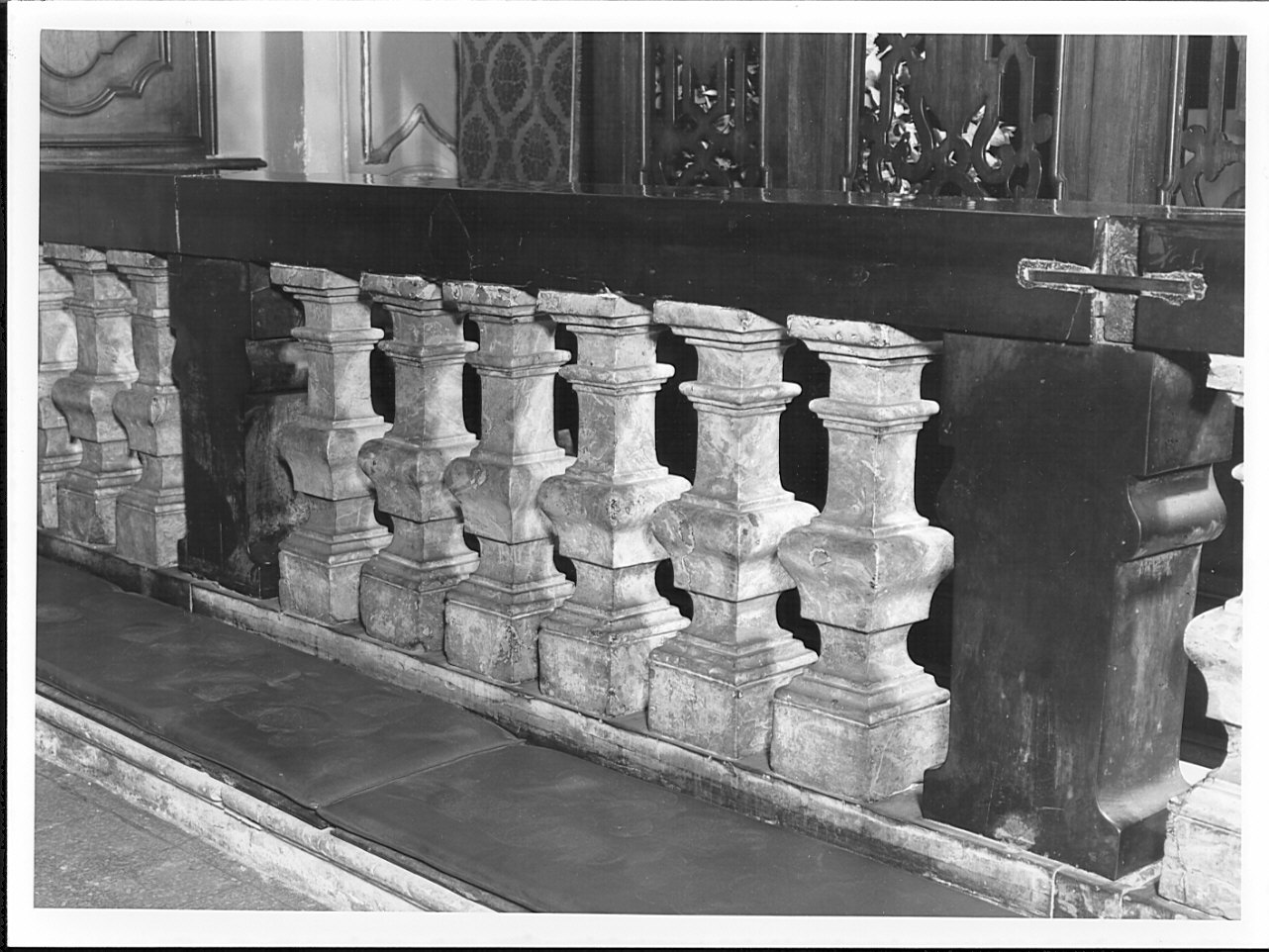 balaustrata, serie - bottega lombarda (seconda metà sec. XVIII)