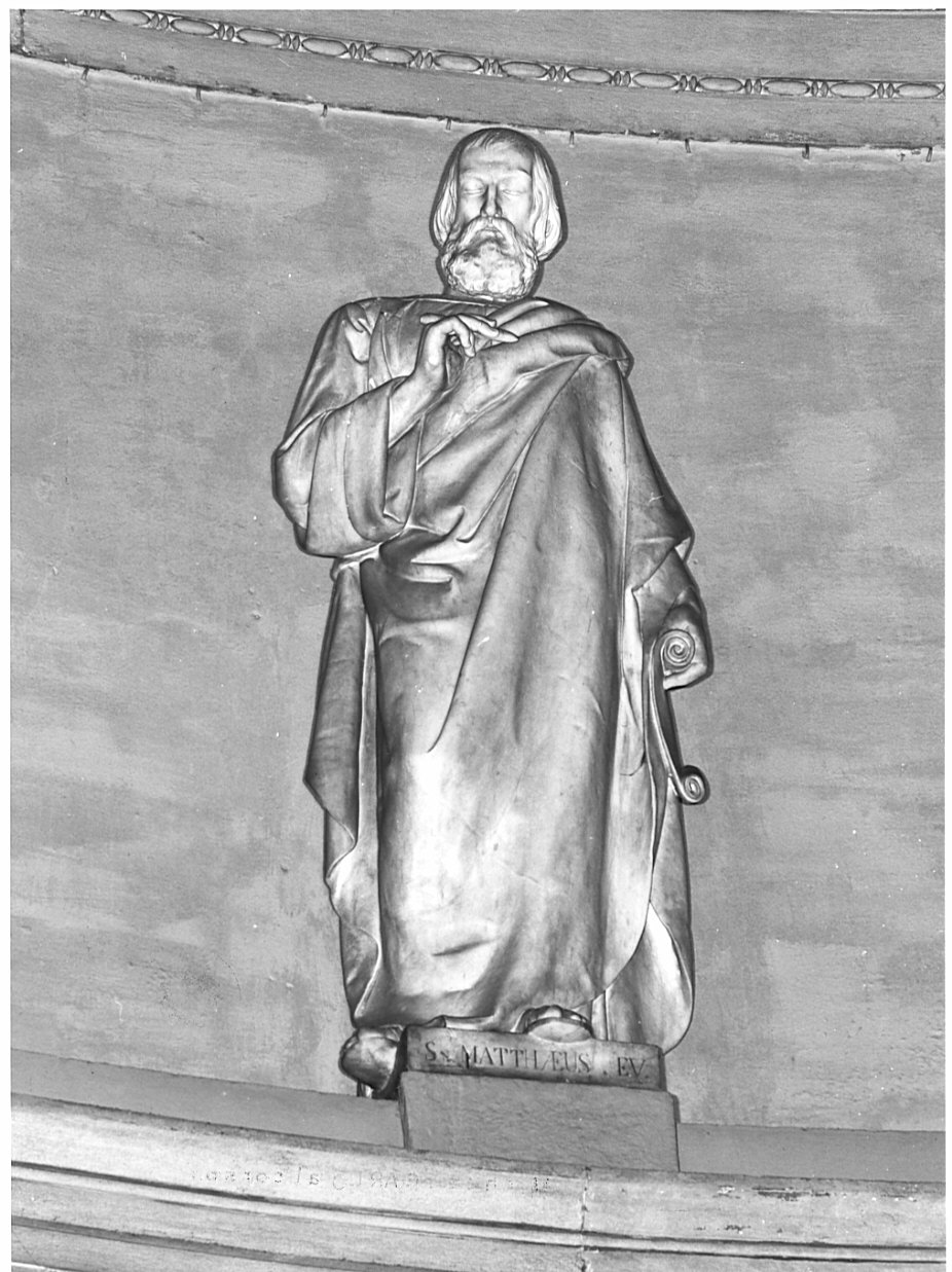 San Matteo Evangelista (statua, elemento d'insieme) di Marchesi Pompeo (scuola), Bellora Giovanni (attribuito) (metà sec. XIX)