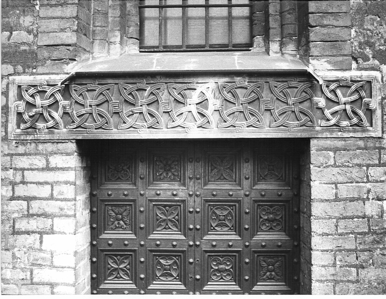 architrave di portale, opera isolata - bottega lombarda (sec. XIX)