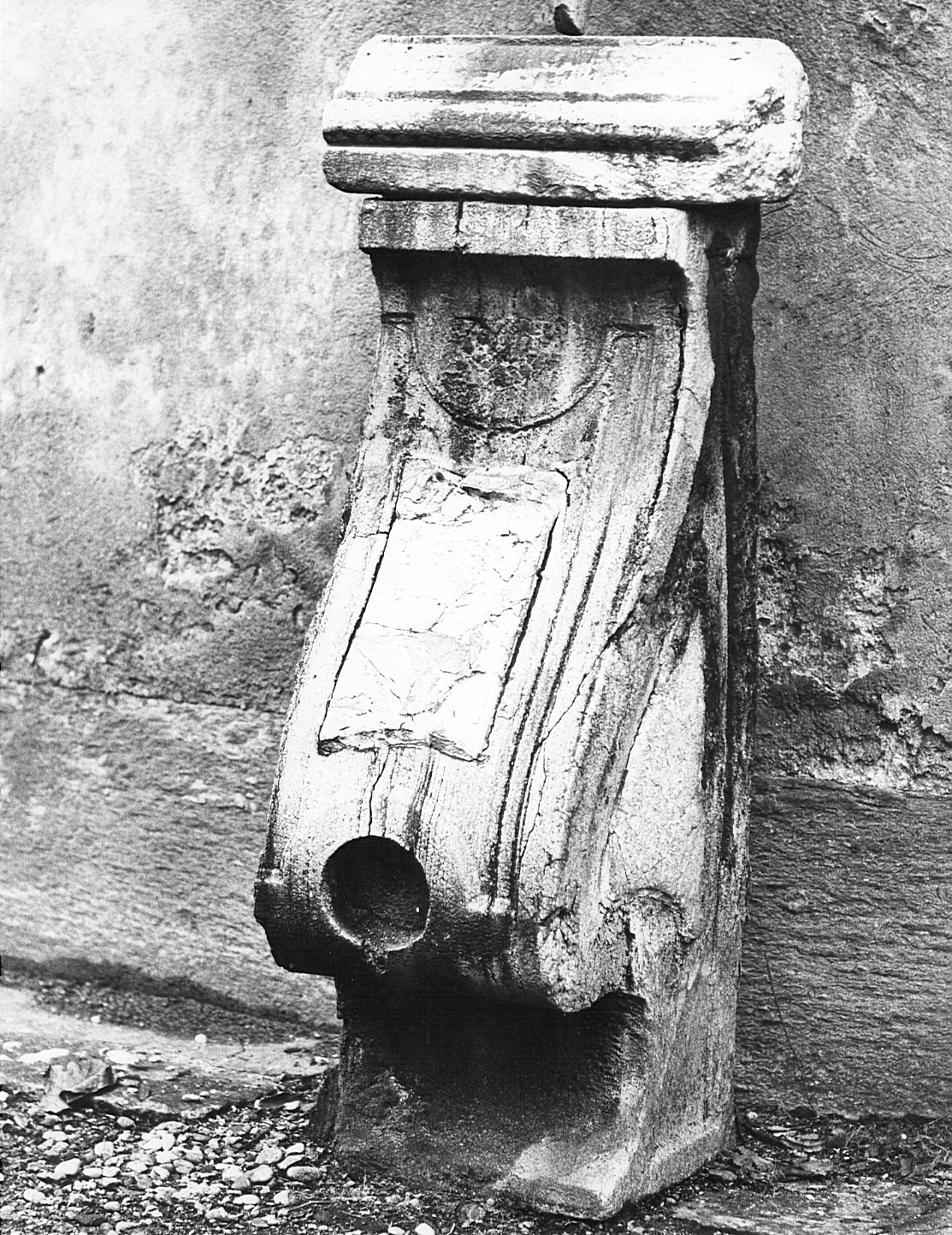 mensola, frammento - bottega lombarda (sec. XVI)