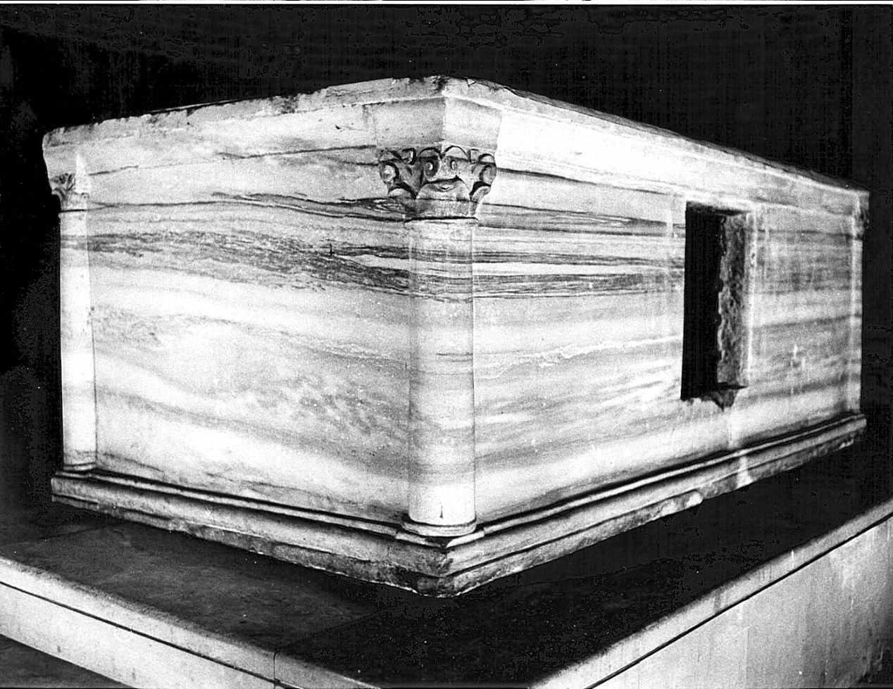 sarcofago - a cassa, opera isolata - bottega italiana (sec. XII, sec. XIII)