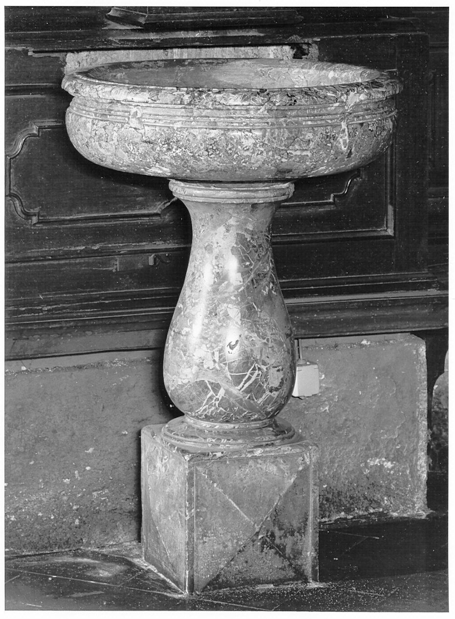 acquasantiera - a fusto, serie - bottega italiana (sec. XIX)