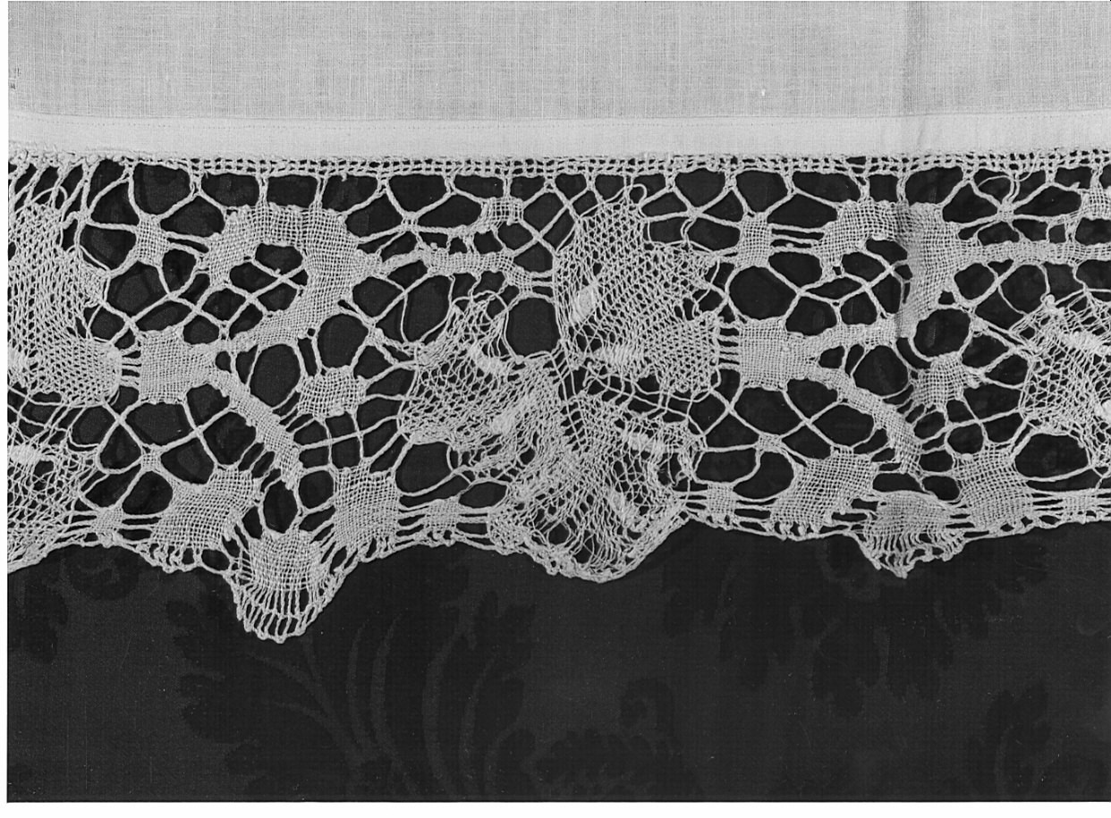 tovaglia da credenza, opera isolata - manifattura italiana (fine/inizio secc. XIX/ XX)