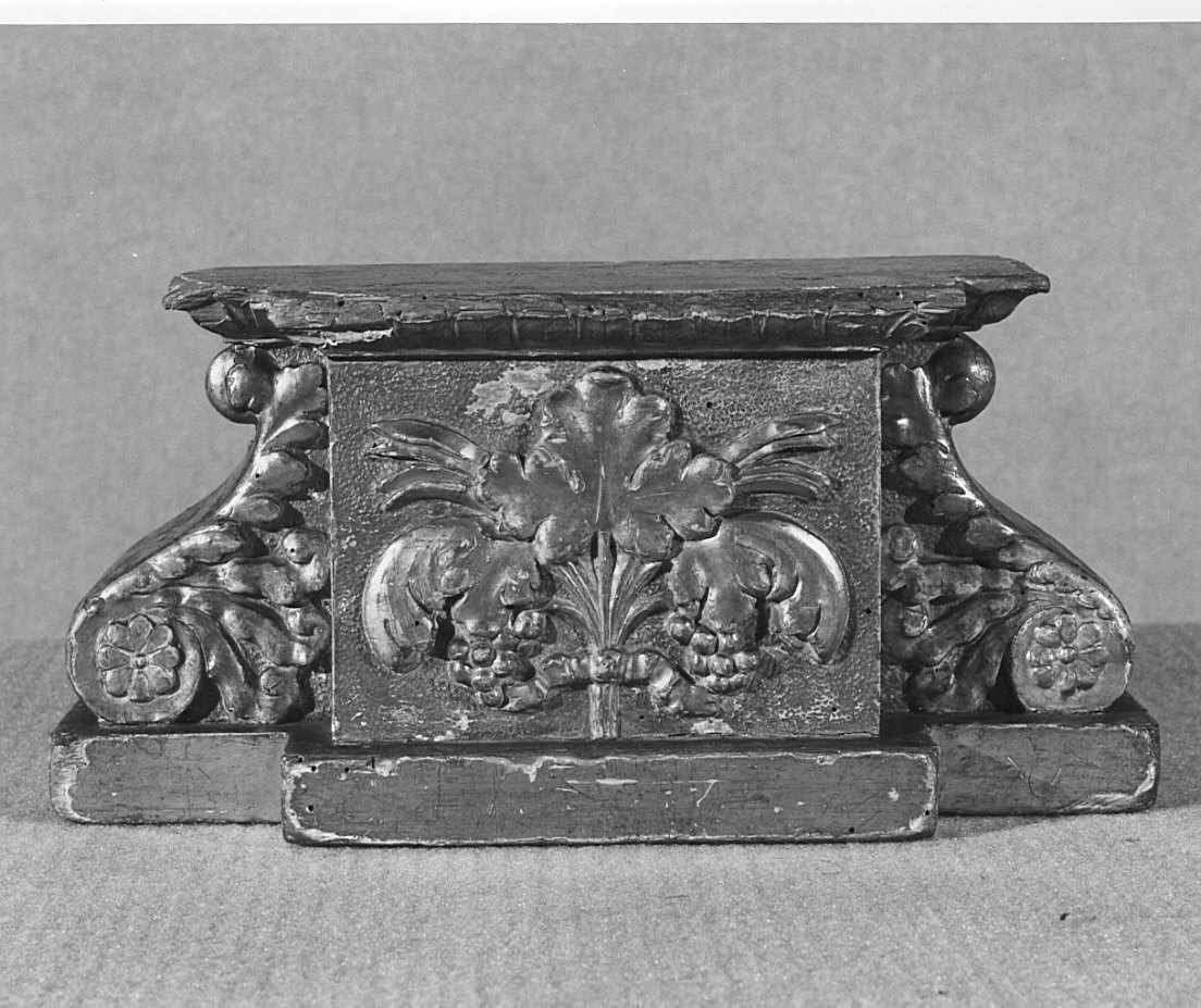 base, opera isolata - bottega italiana (sec. XIX)