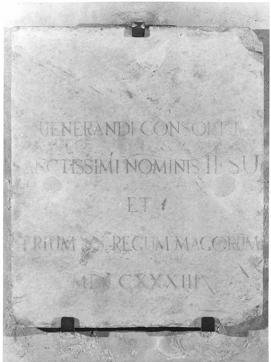 lapide funeraria terragna della confraternita dei Re Magi (lapide tombale, opera isolata) - bottega lombarda (sec. XVIII)