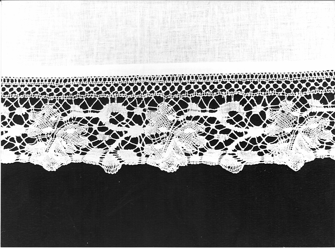 tovaglia d'altare, opera isolata - manifattura italiana (primo quarto sec. XX)