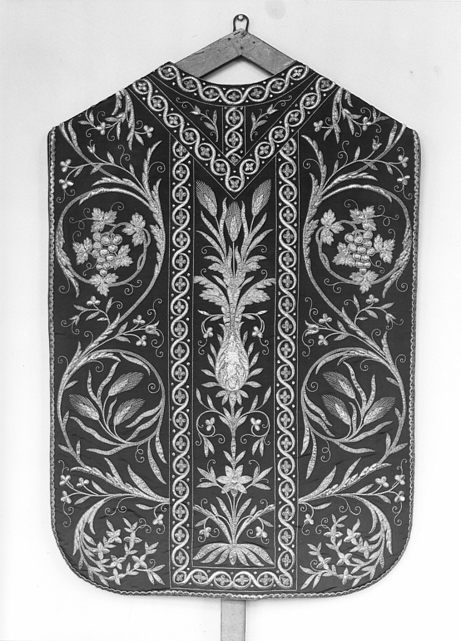 paramento liturgico, insieme - manifattura lombarda (seconda metà sec. XIX, sec. XX)