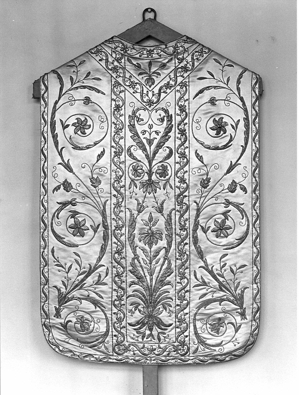 paramento liturgico, insieme - manifattura lombarda (seconda metà sec. XIX, sec. XX)