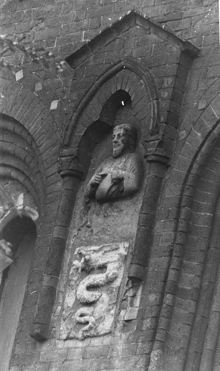 Matteo I Visconti/ stemma visconteo (rilievo, opera isolata) - bottega lombarda (prima metà, fine sec. XIV, sec. XVIII)