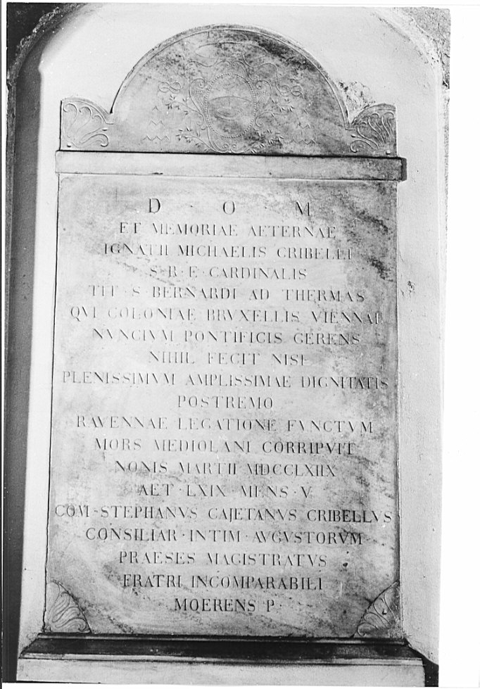 lapide tombale, opera isolata - bottega italiana (sec. XVIII)