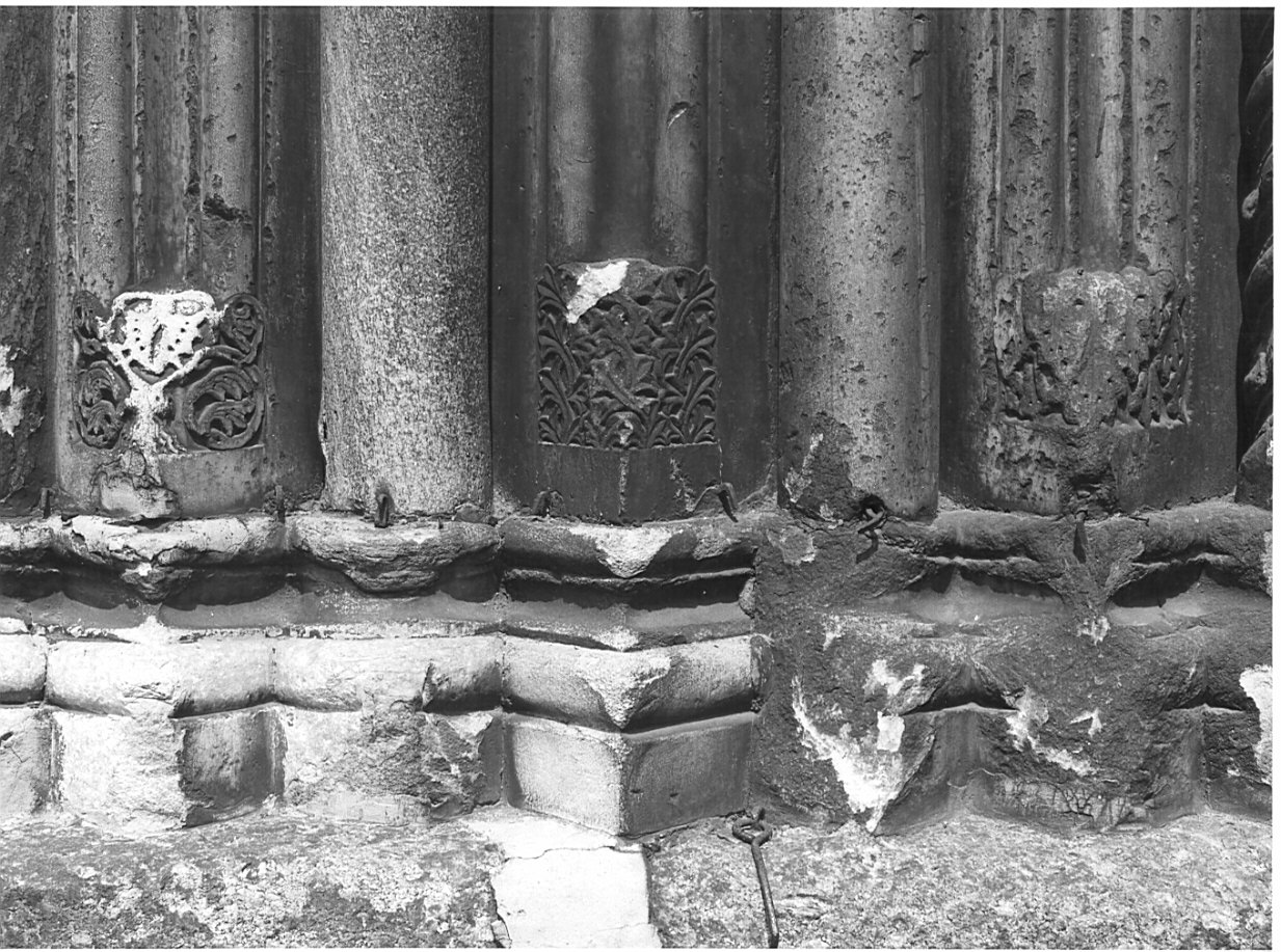 motivi decorativi vegetali (rilievo, elemento d'insieme) - bottega lombarda (seconda metà sec. XII)