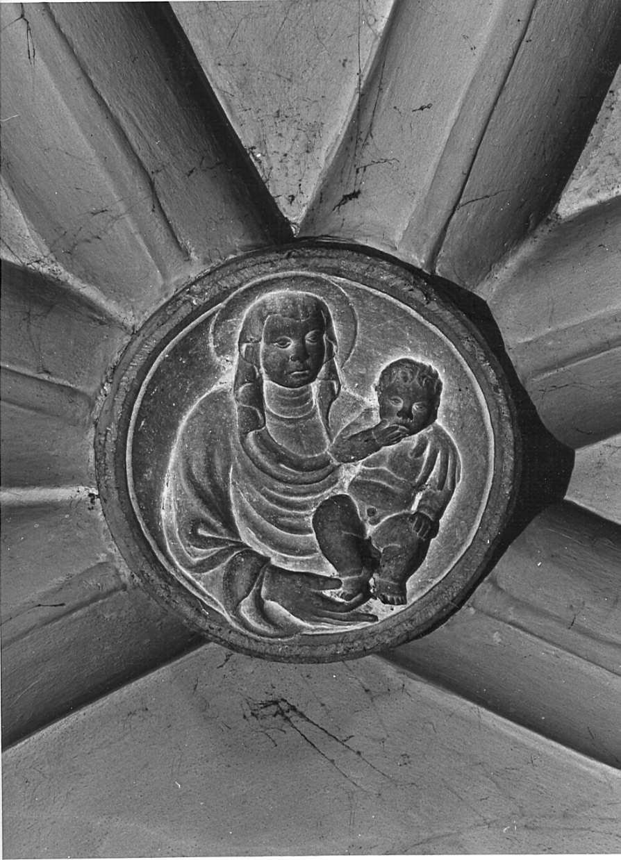 Madonna con Bambino (chiave di volta, opera isolata) - bottega lombarda (seconda metà sec. XV)