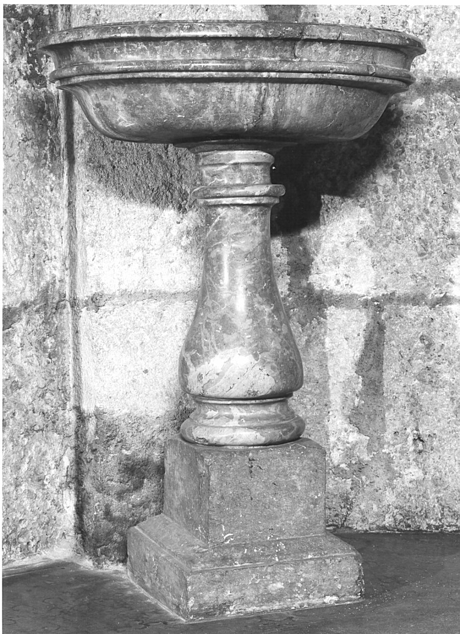 acquasantiera - a fusto, opera isolata - bottega lombarda (metà sec. XVII)