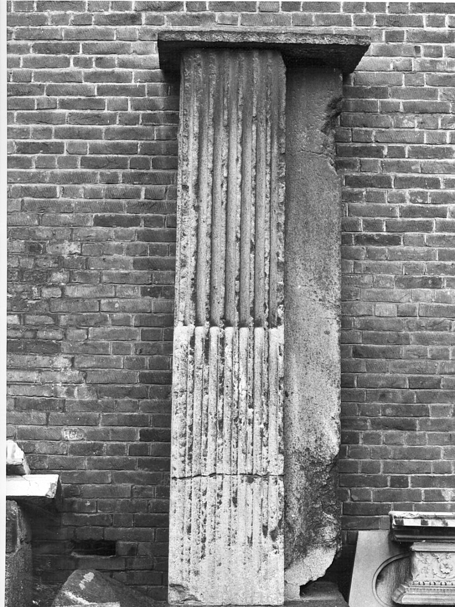 pilastro, frammento di Galeazzo da Missaglia, Brunoro da Missaglia (sec. XV)