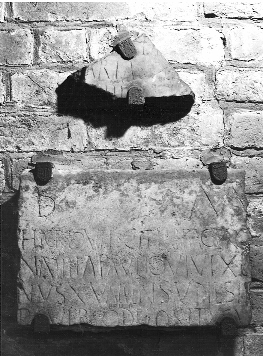 lastra tombale, frammento - bottega romana (fine/inizio secc. IV/ V)