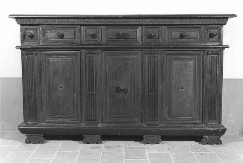credenza, opera isolata - manifattura toscana (fine sec. XVI)
