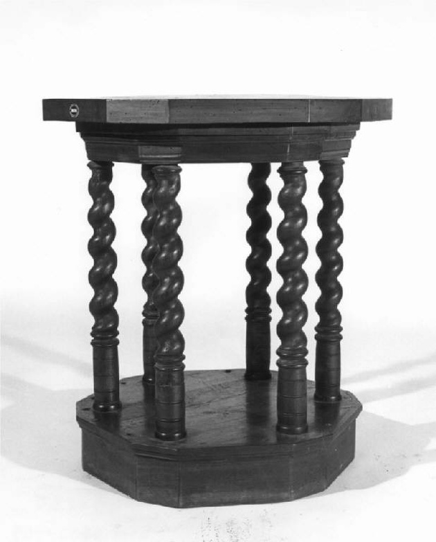 tavolino, opera isolata - produzione Italia settentrionale (sec. XX)