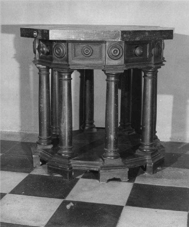 tavolino, opera isolata - produzione Italia settentrionale (sec. XX)