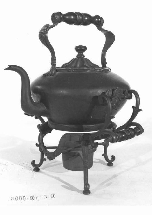 teiera, opera isolata - produzione inglese (fine sec. XIX)