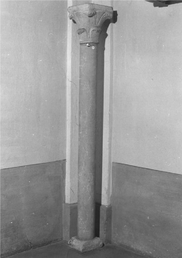 colonna, opera isolata - produzione italiana (fine/inizio secc. IX/ X)