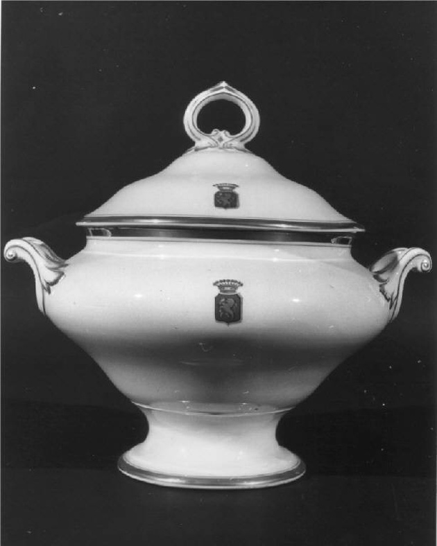 zuppiera, opera isolata - manifattura italiana (fine/inizio secc. XIX/ XX)