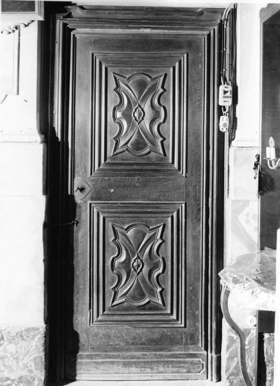 porta - ad un battente, serie - bottega lombarda (sec. XVIII)