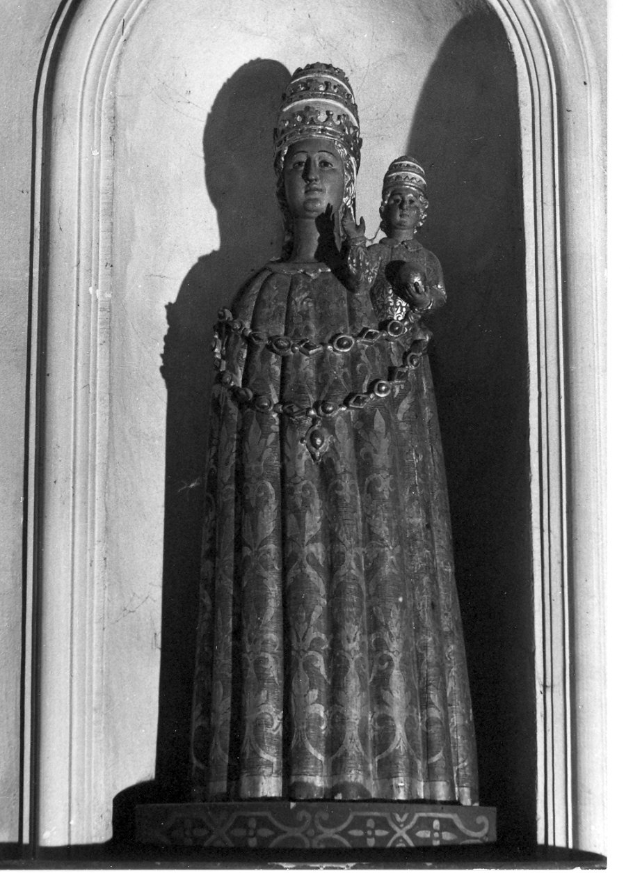 Madonna con Bambino (statua, opera isolata) - bottega lombarda (sec. XV)