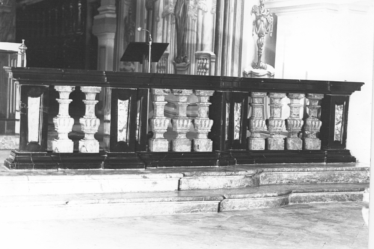 balaustrata di cappella, opera isolata - bottega lombarda (secc. XVII/ XVIII)