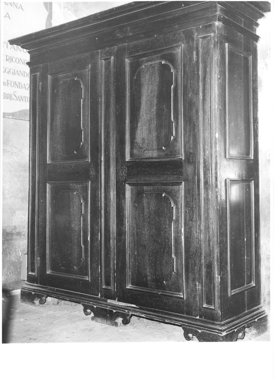armadio, opera isolata - bottega lombarda (sec. XVIII)