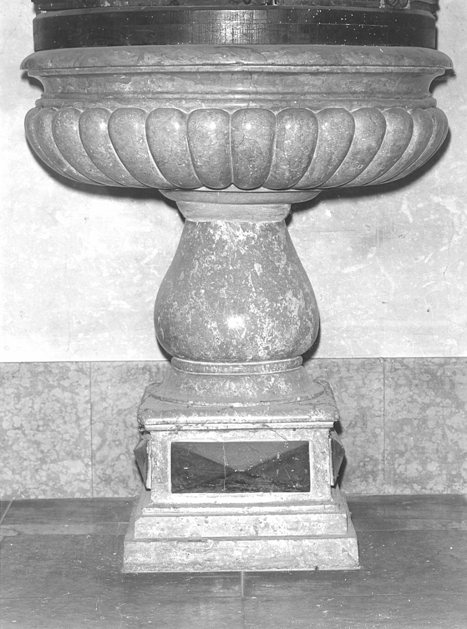 vasca battesimale, opera isolata - bottega Italia settentrionale (sec. XVII)