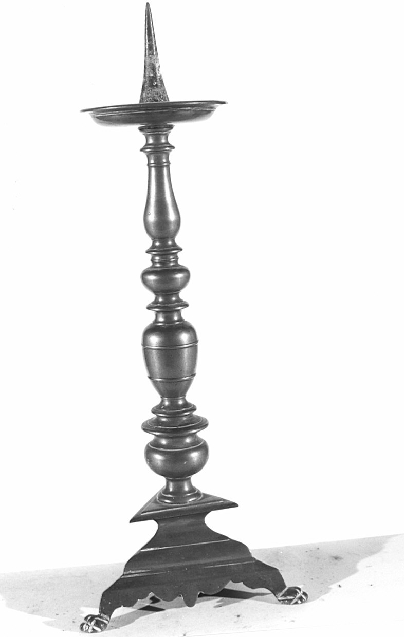 candelabro, serie - bottega Italia settentrionale (inizio sec. XX)