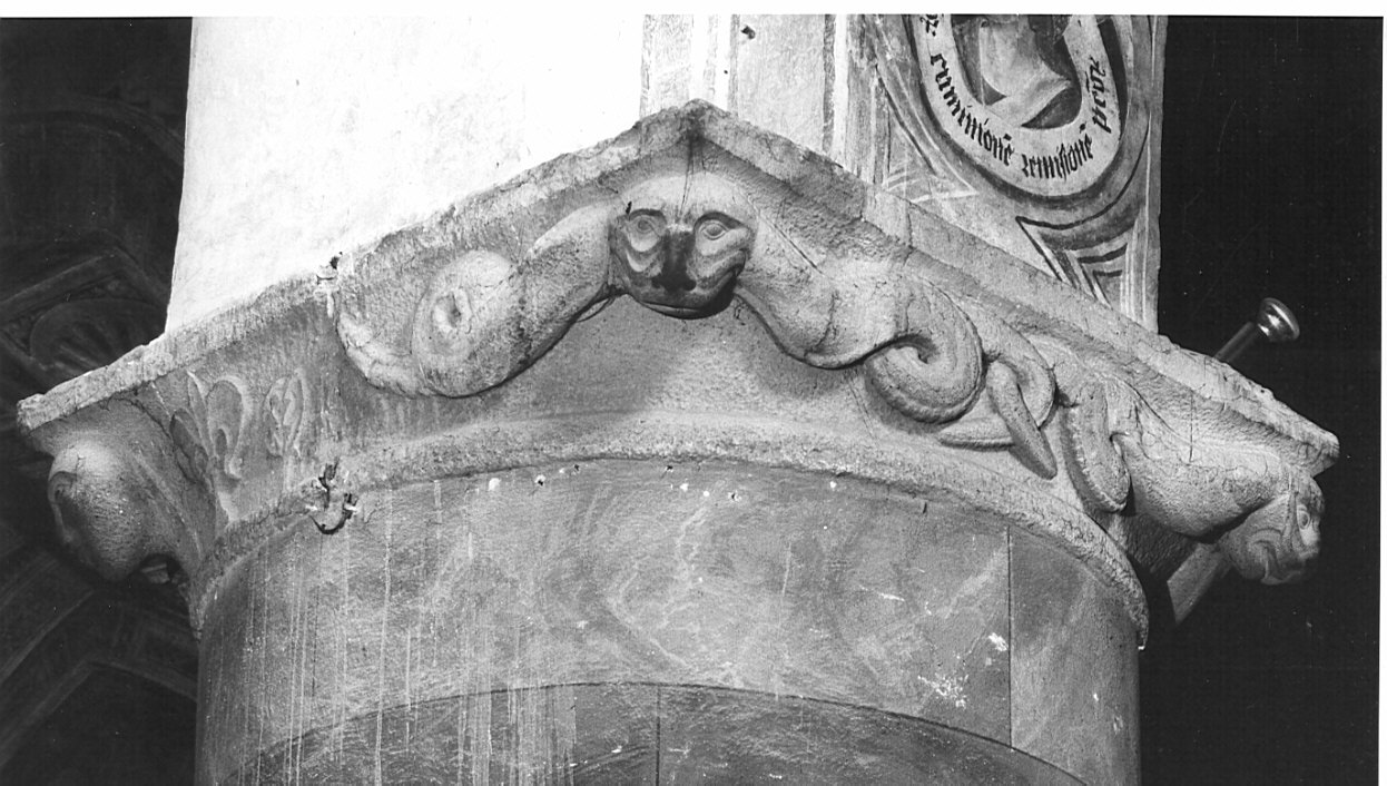 capitello, opera isolata - bottega italiana (fine/inizio secc. XIII/ XIV)