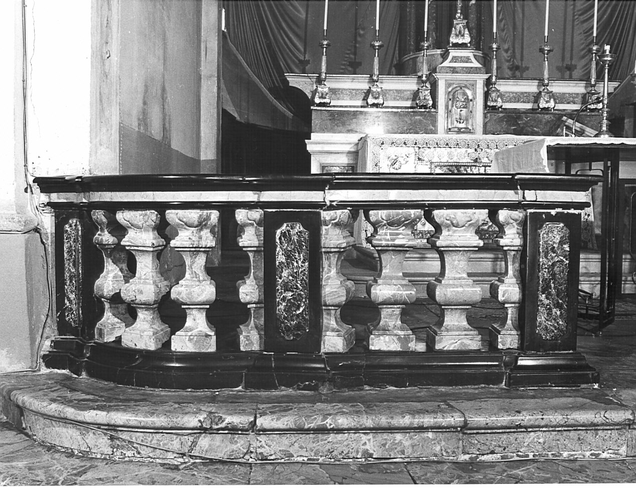 balaustrata, opera isolata - bottega lombarda (secc. XVII/ XVIII)