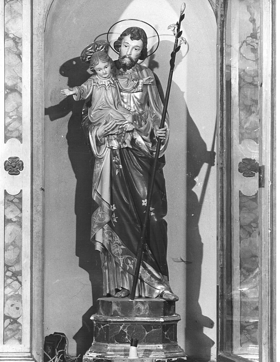 San Giuseppe e Gesù Bambino (statua, opera isolata) di Moro Giovanni (sec. XIX)