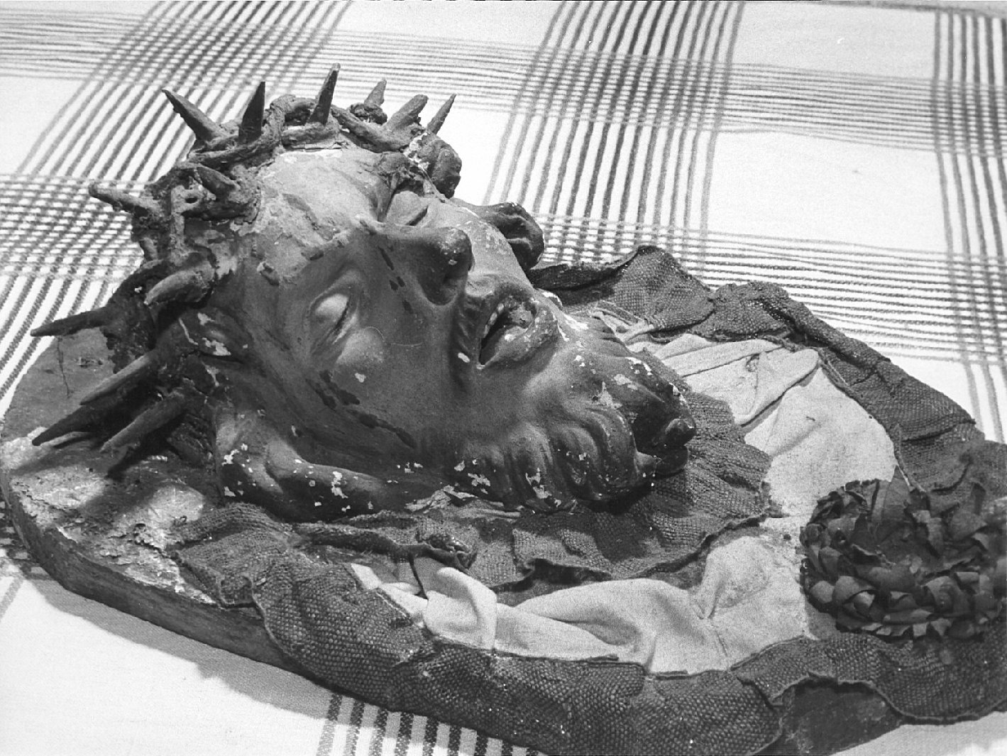 testa di Cristo incoronata di spine (scultura, opera isolata) - bottega lombarda (inizio sec. XVII)