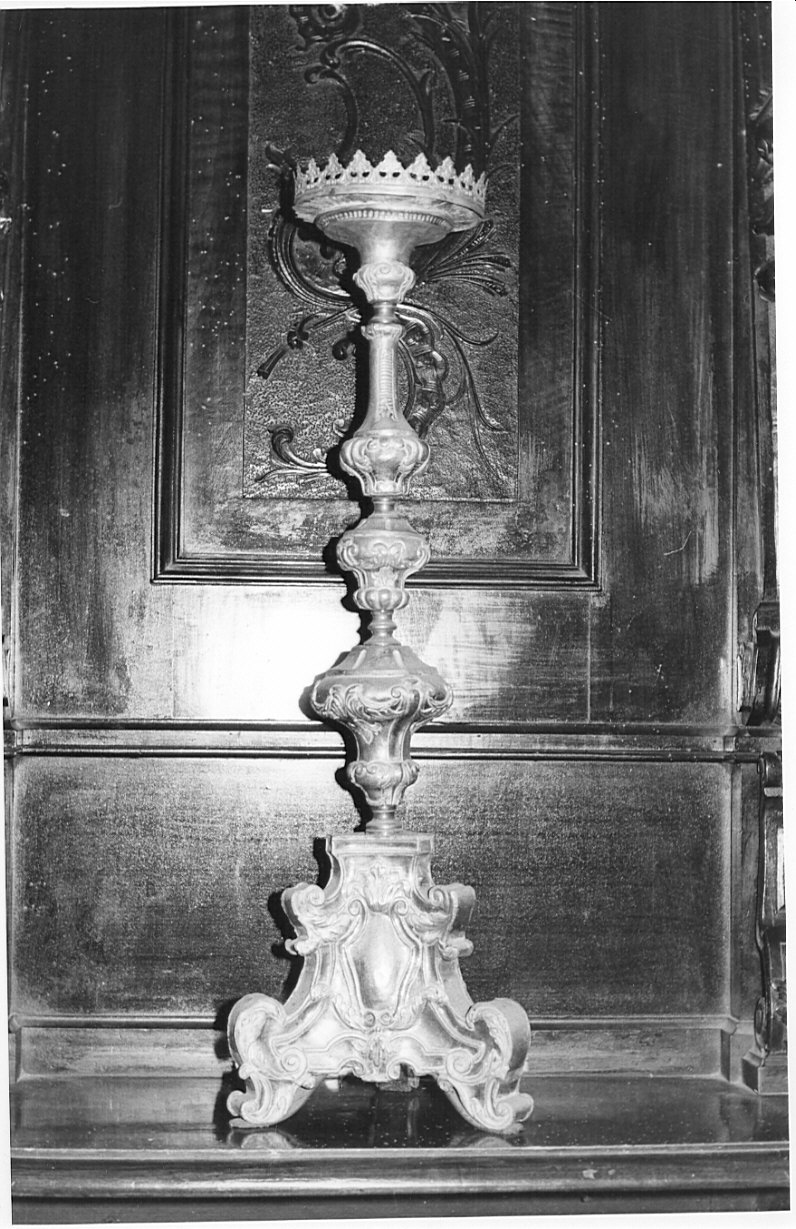 candeliere d'altare, serie - bottega lombarda (prima metà sec. XVIII)