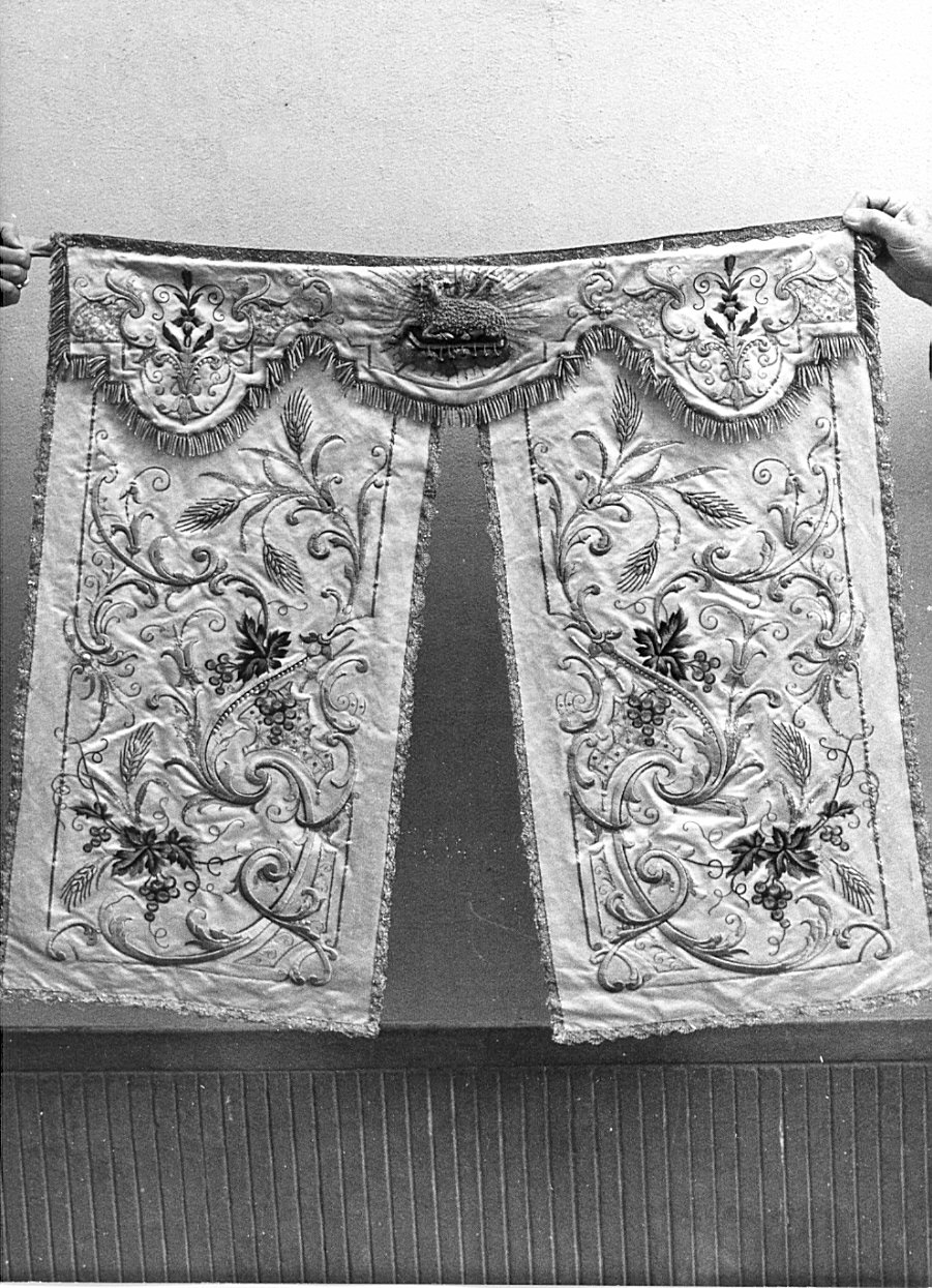 conopeo di tabernacolo, opera isolata - manifattura lombarda (sec. XIX)