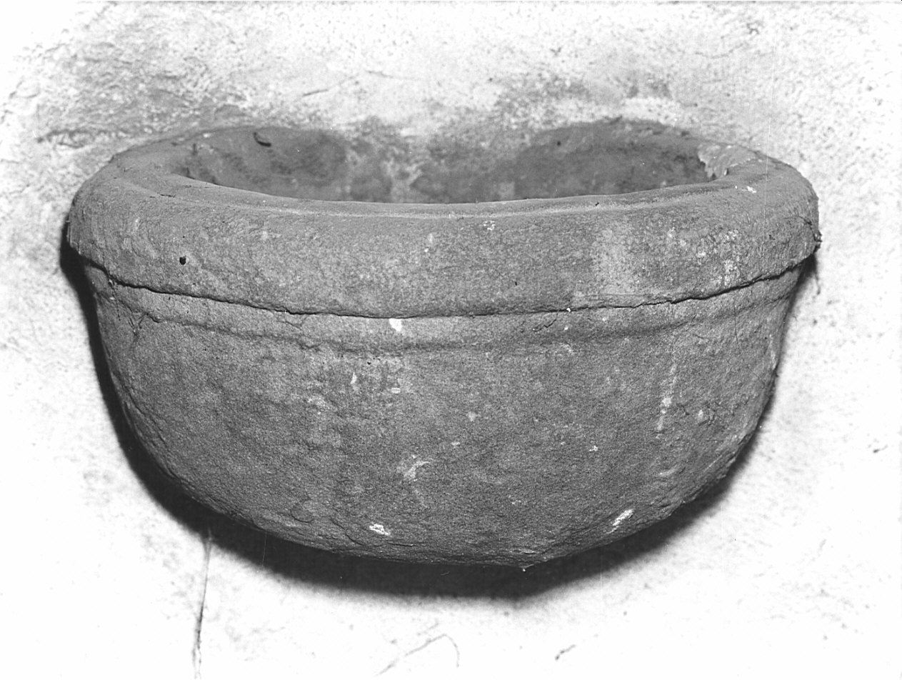 acquasantiera da parete, opera isolata - bottega bergamasca (sec. XVI)