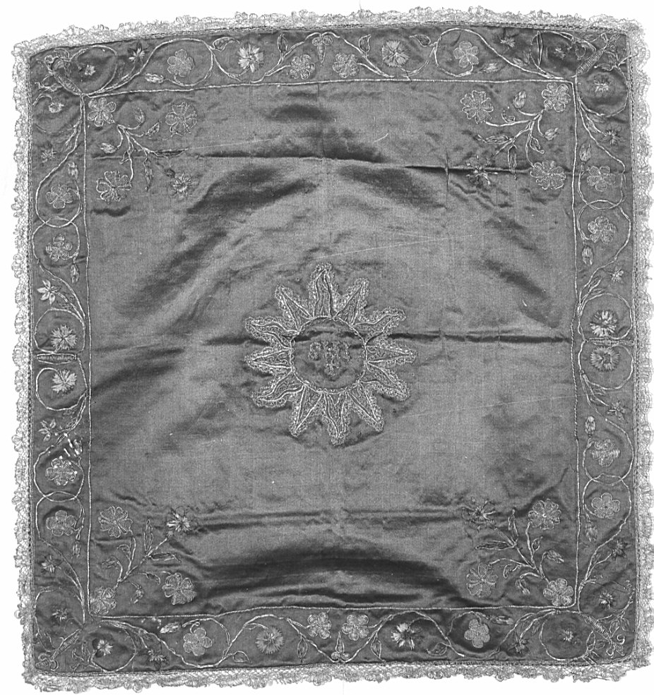 velo di calice, opera isolata - manifattura italiana (seconda metà, fine/inizio sec. XVII, secc. XVII/ XVIII)