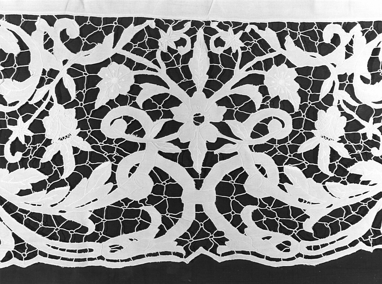 tovaglia d'altare, opera isolata - manifattura lombarda (fine/inizio secc. XIX/ XX)