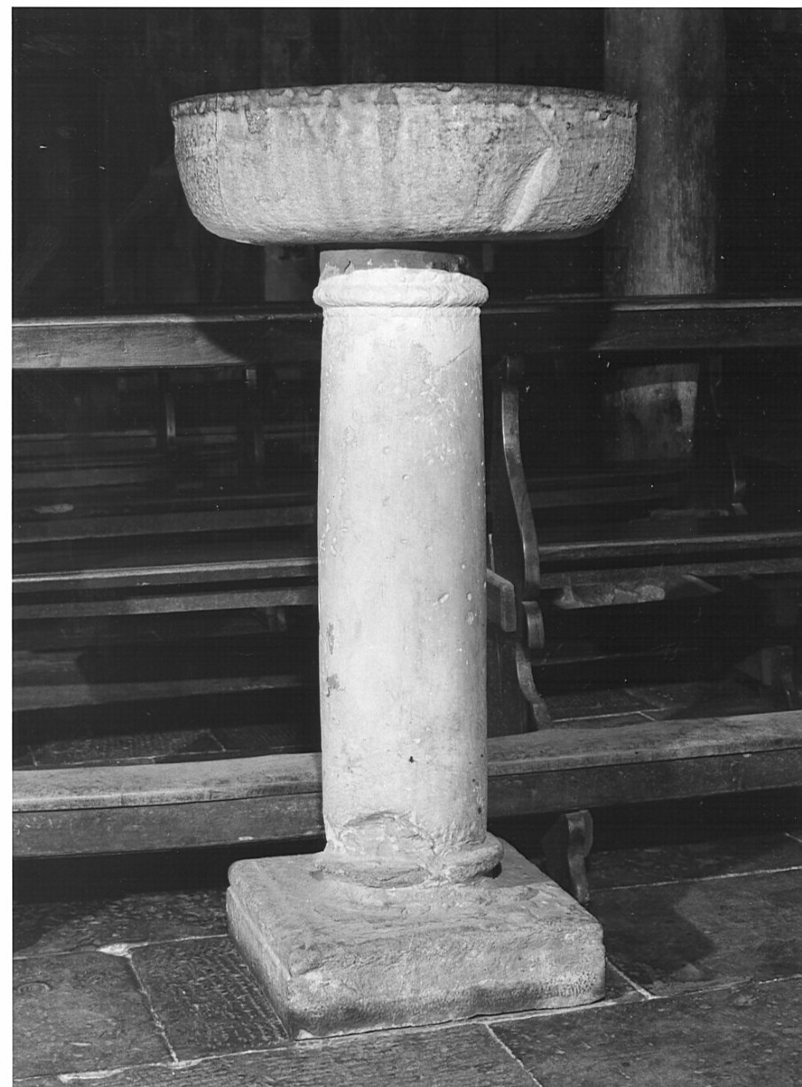 acquasantiera, opera isolata - bottega lombarda (sec. XVI)